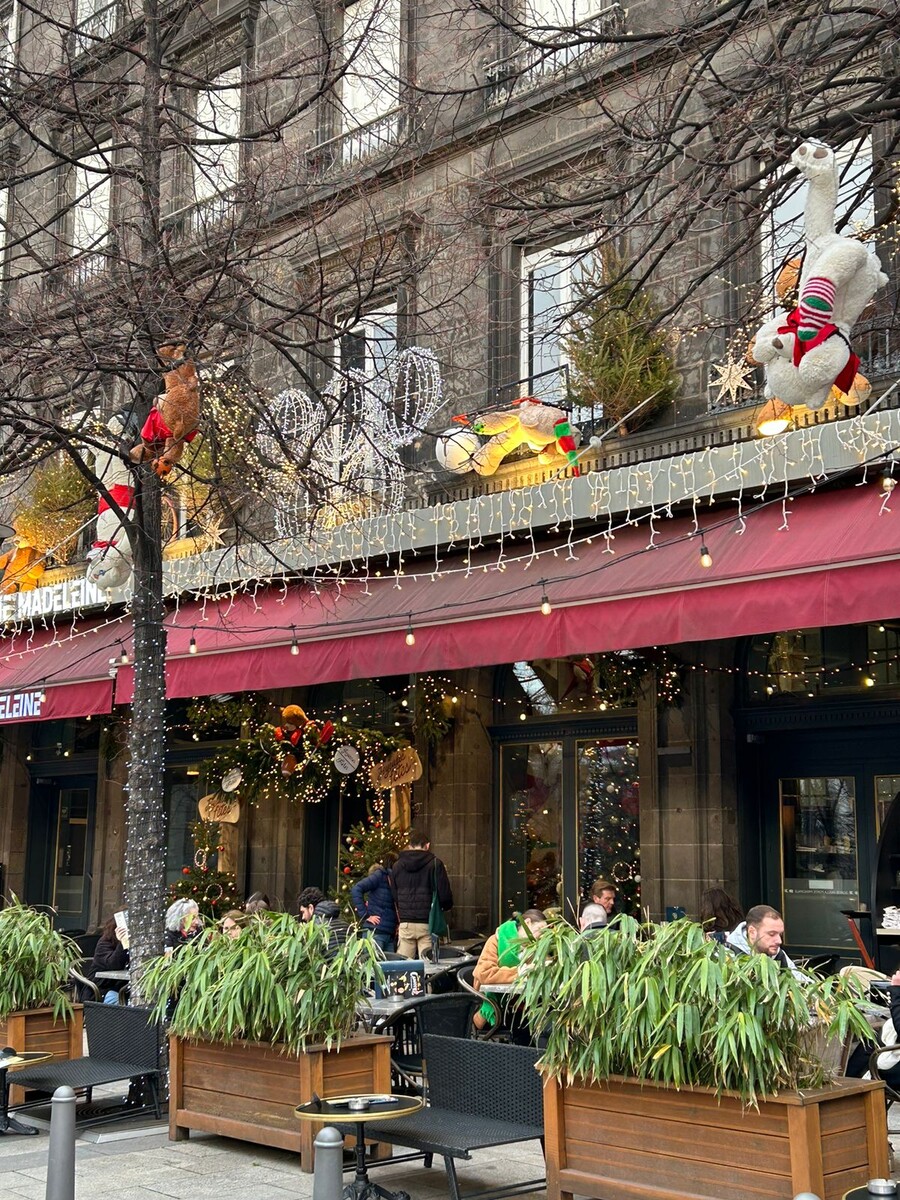 Новогоднее украшение города Клермон-Ферран