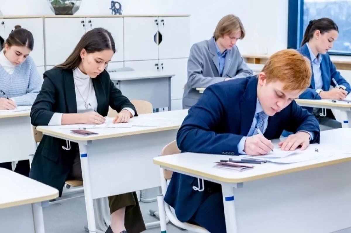    Депутат Госдумы Нилов заявил, что процесс отказа от ЕГЭ уже начался