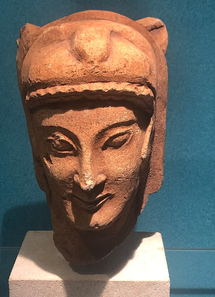 Мелькарт — бог-покровитель Тира.