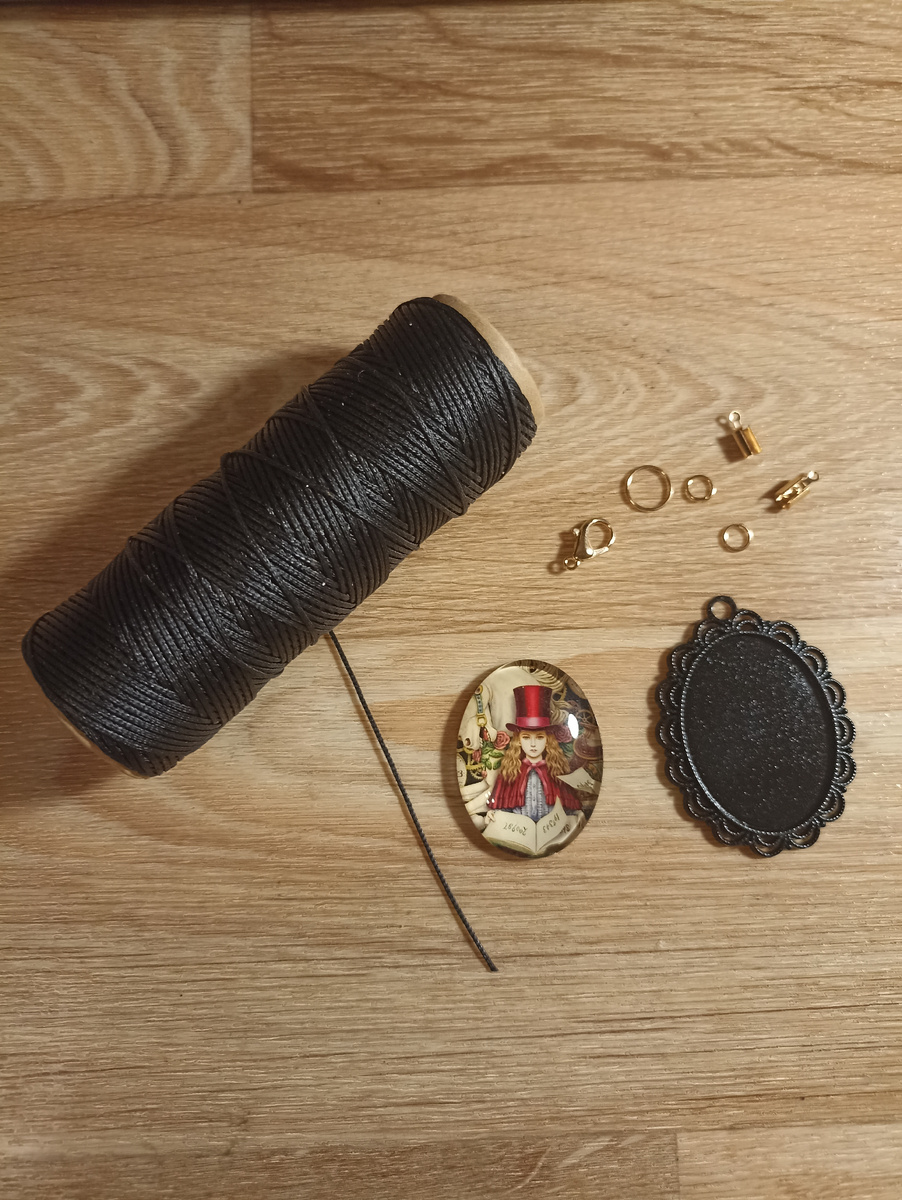 В процессе работы над новым кулоном-талисманом Магия времени