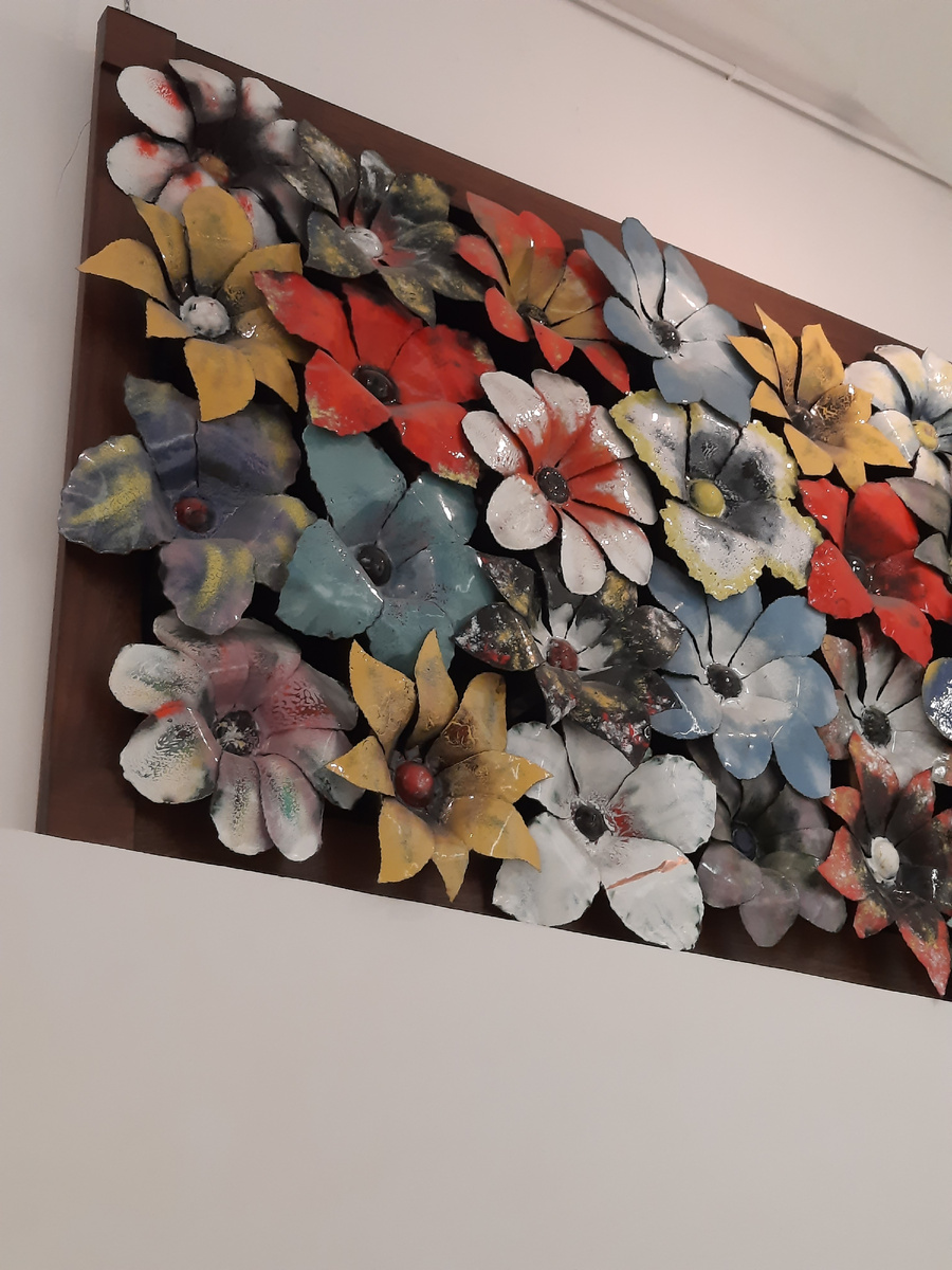 Цветы из эмали. Музей Зураба Церителли. 