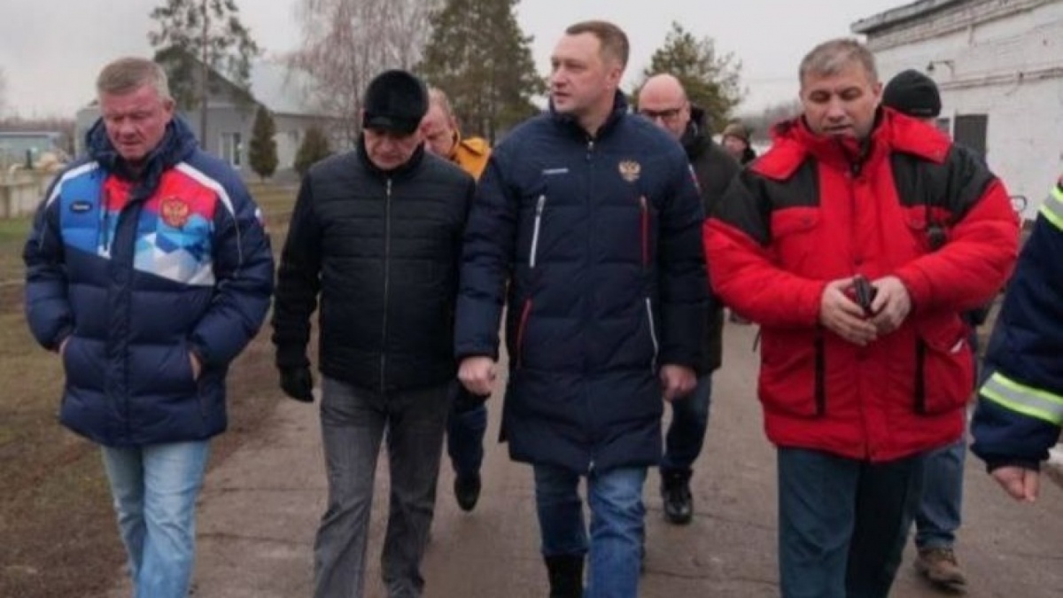    Исаев на месте пожара рассказал о контролируемом выгорании топливаНовости Саратова и области – Сетевое издание «Репортер64»