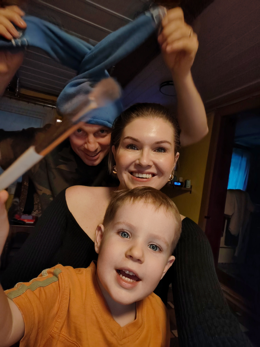 Даже не спрашивайте, что происходит на этом фото. 