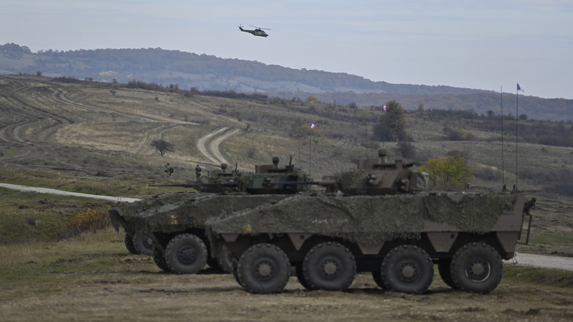     Военные учения НАТО в Румынии  Alex Nicodim/Anadolu via Getty Images