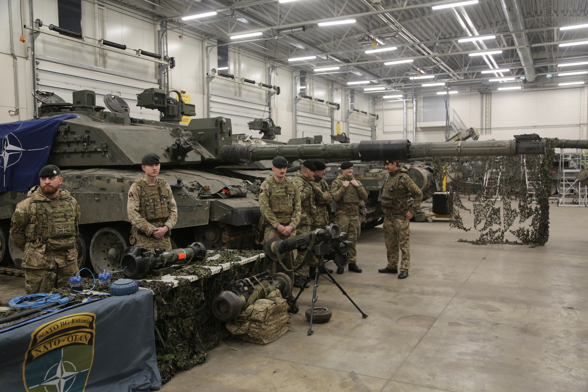     Военнослужащие НАТО / Alexander Welscher/picture alliance via Getty Images