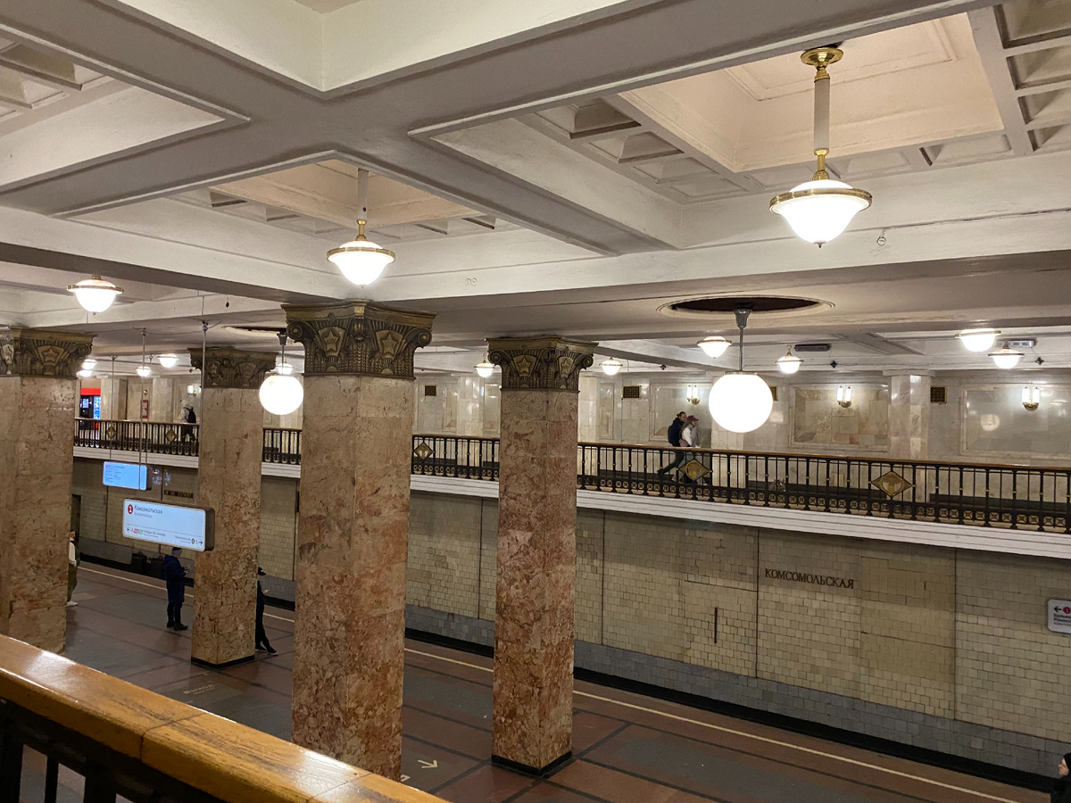 В метро ночью