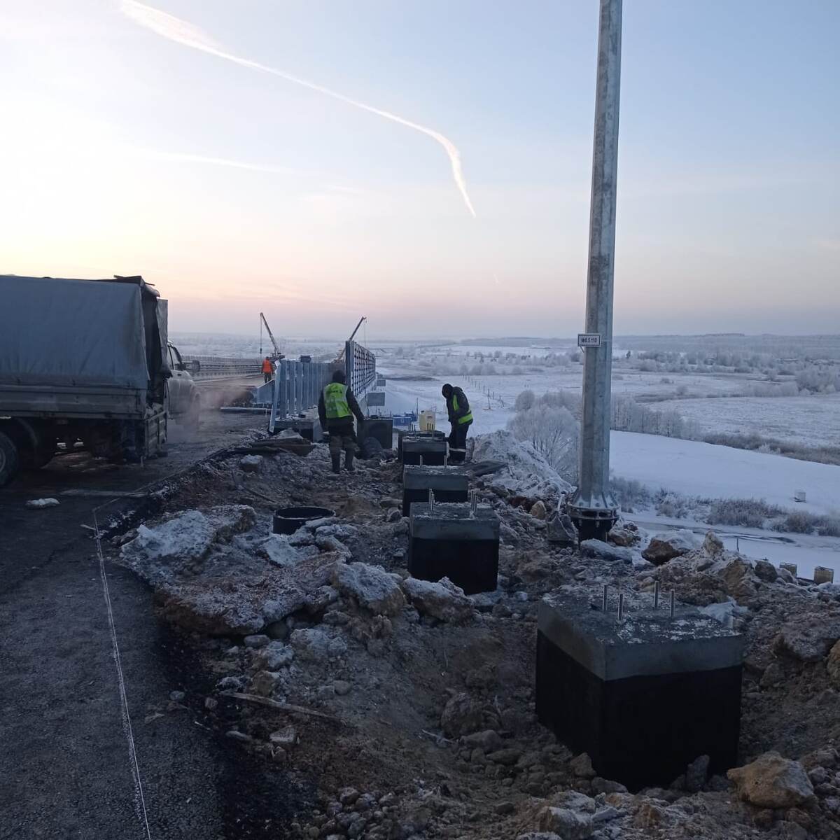 Строительные работы на мосту