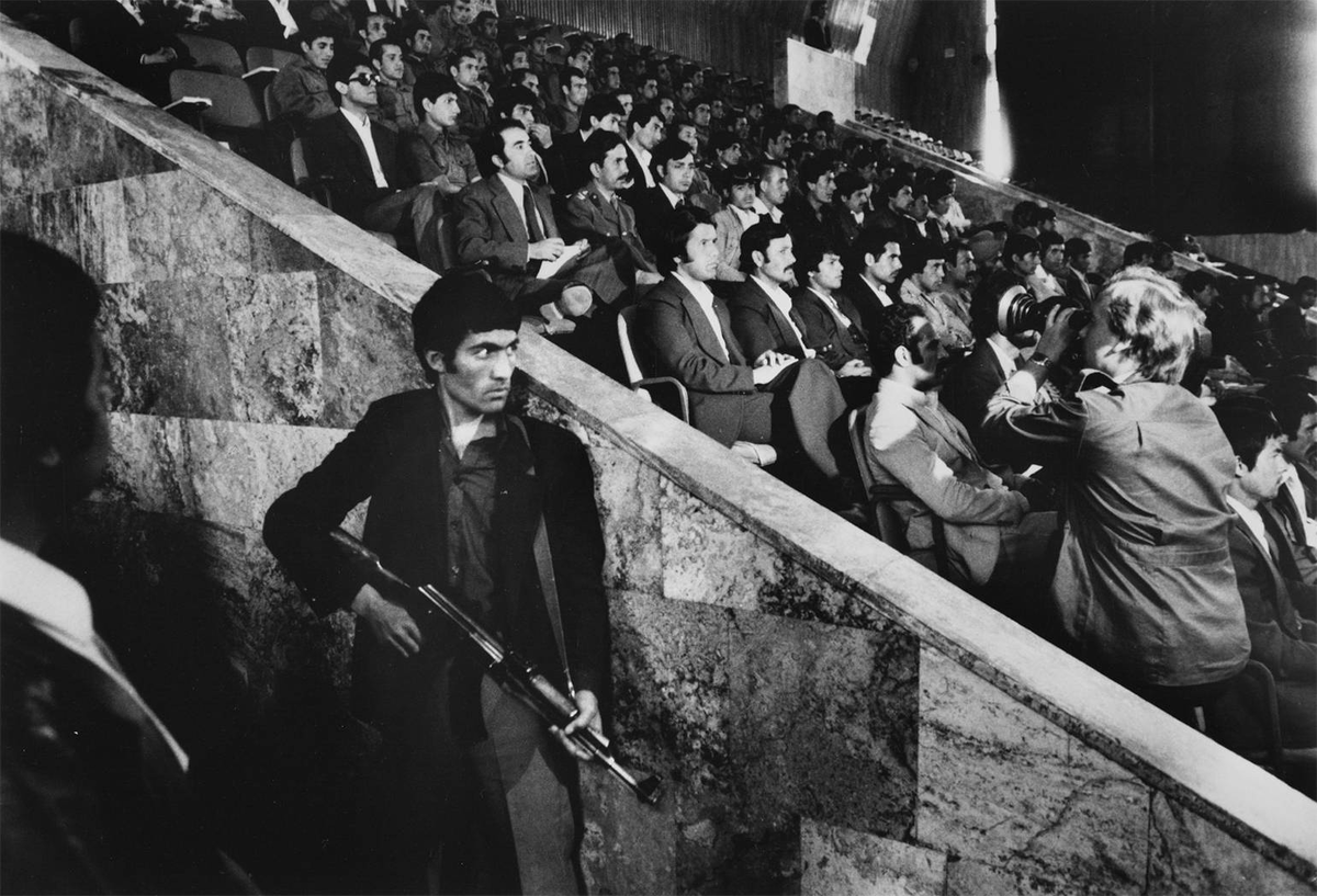 Вооружённый охранник на политической конференции в Кабуле, столице Афганистана, 1980 год
Фото: Владимир Вяткин / РИА «Новости» / World Press Photo