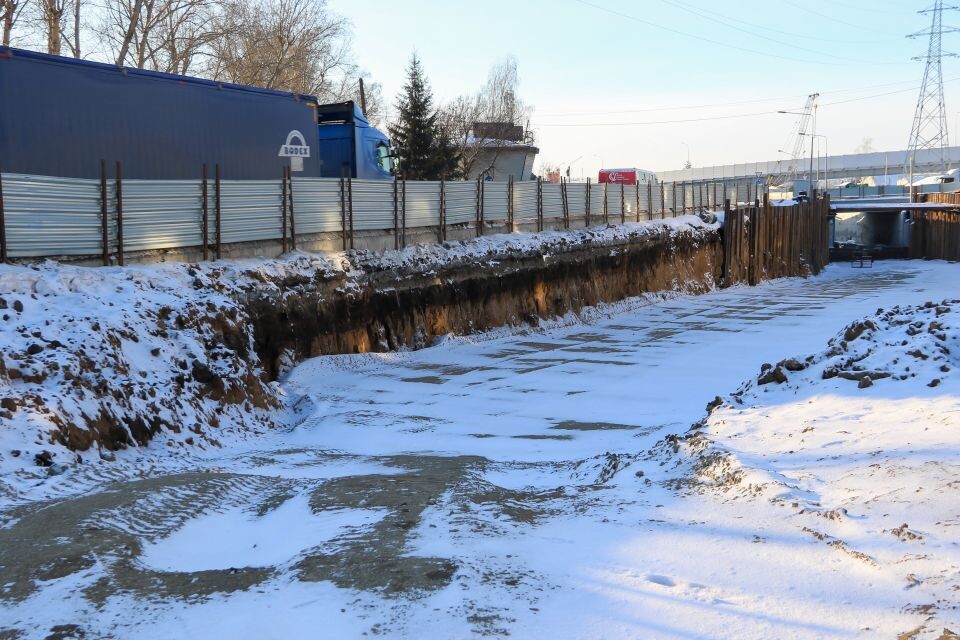    Строительство транспортной развязки на Змеиногорском тракте. Декабрь 2024 года. Источник: Виталий Барабаш