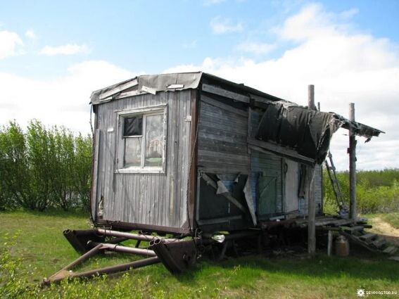 Архивное фото: дома на салазки ставили еще в незапамятные времена