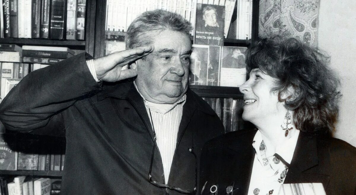 Евгений Весник с супругой. Фото из семейного архива