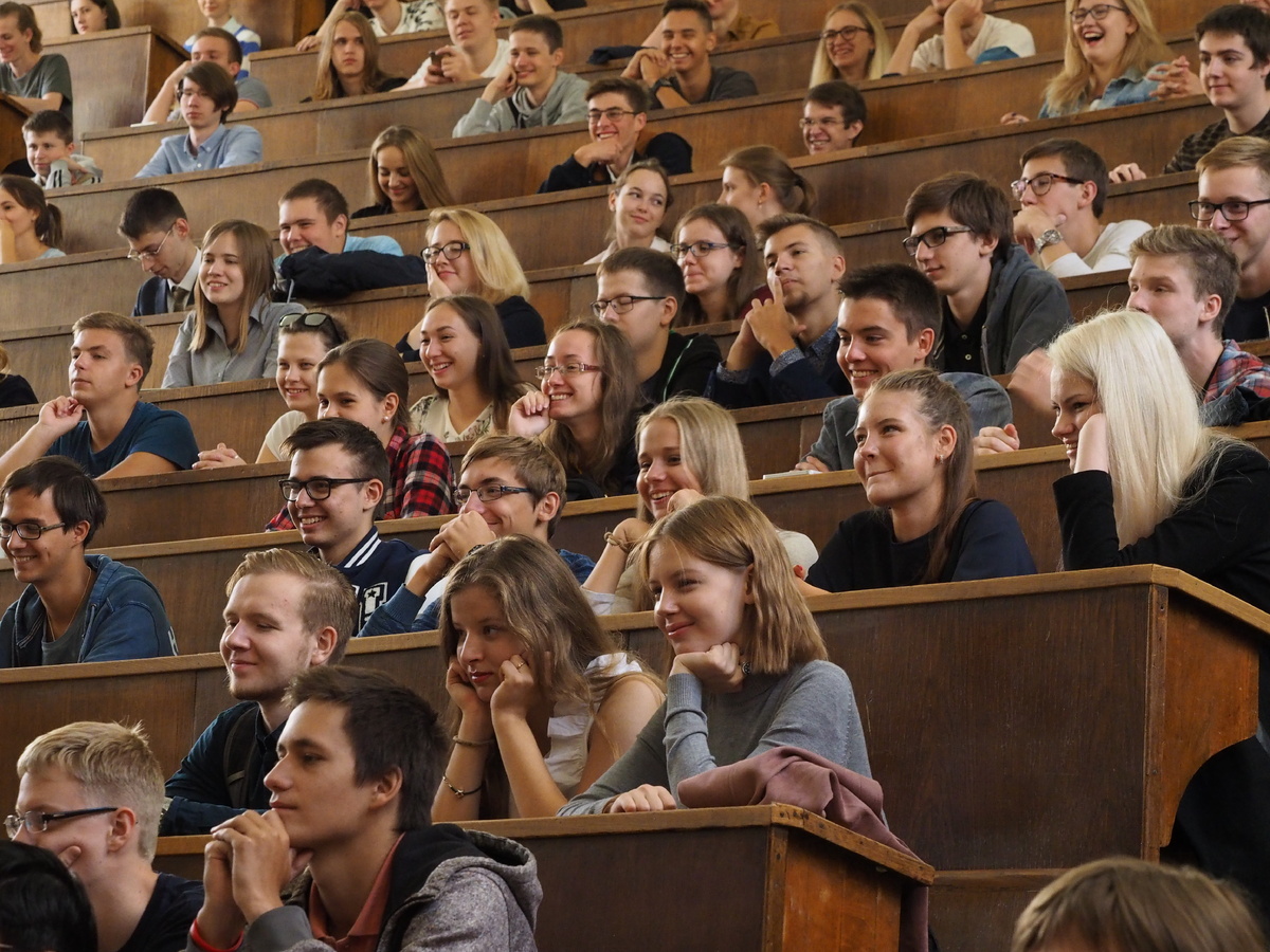    Первый учебный день дочери-студентки