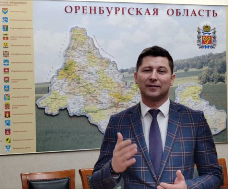    С профессиональным праздником журналистов поздравил и.о. вице-губернатора Юрий Мироненко Кристина Просвиркина