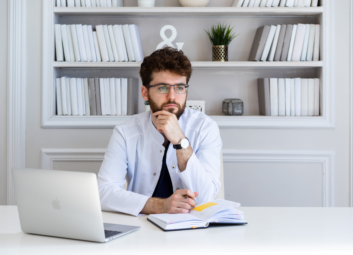 Врач хирург-флеболог Николай Олегович Гулько 