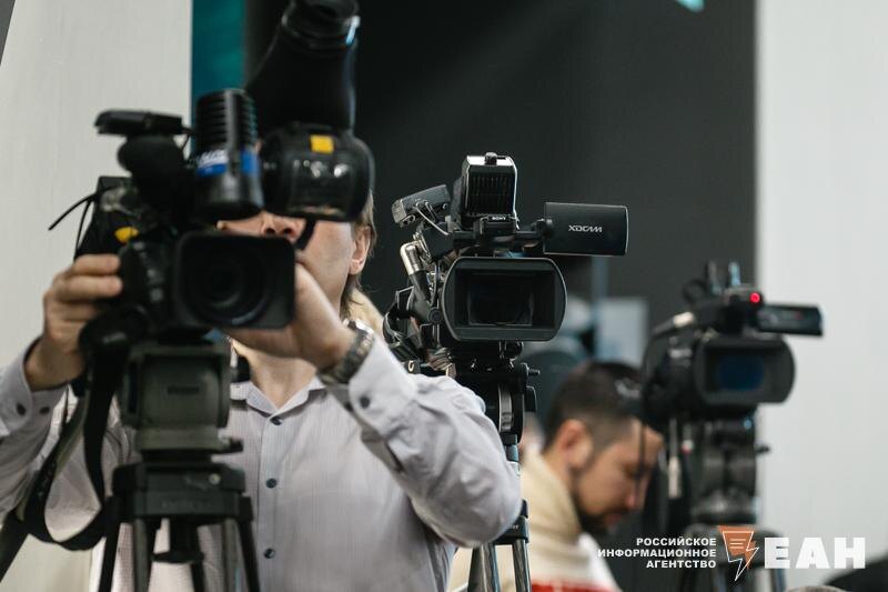    Фото: ЕАН. Глава региона поблагодарил представителей СМИ за эффективную работу