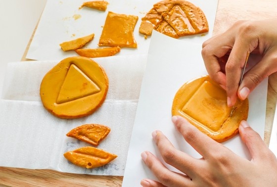    Сахарные соты из «Игры в кальмара»