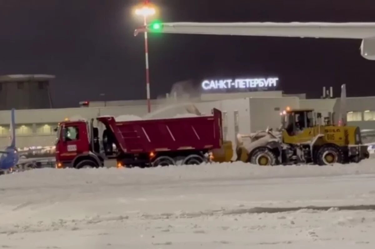    В Пулково продолжаются массовые задержки рейсов