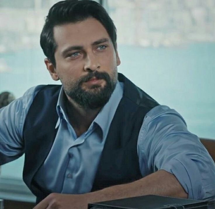 Изменение сайт картинки https://goo.su/8MJqx Голубоглазый красавец