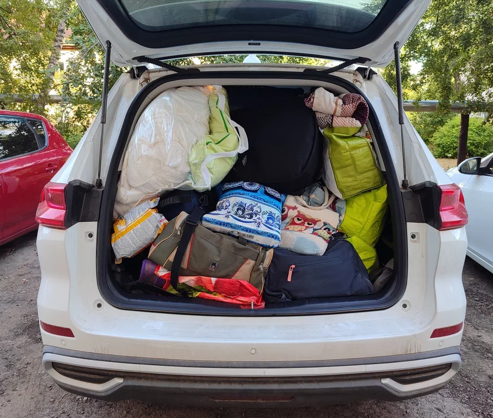 В дальнем невидимом слое - детская коляска :)