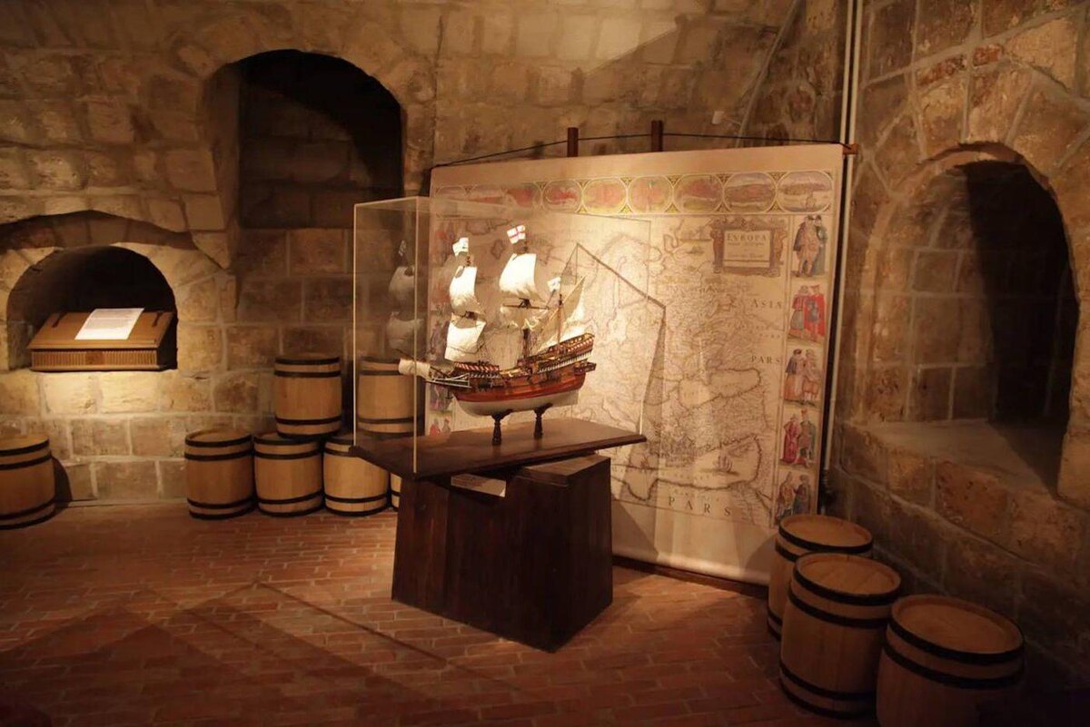 Старый Английский двор.um.mos.ru