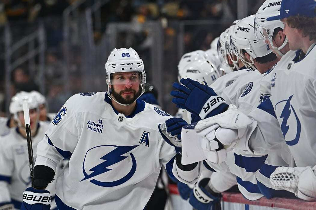 Никита Кучеров дважды забил "Питтсбургу". Фото: НХЛ