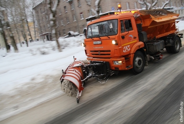    О работе коммунальных служб в выходные рассказал мэр Вадим Германов.