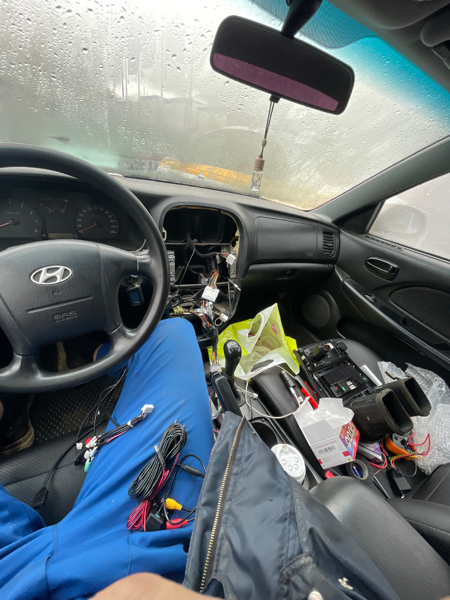 Разбор центральной консоли занял не более 5 минут