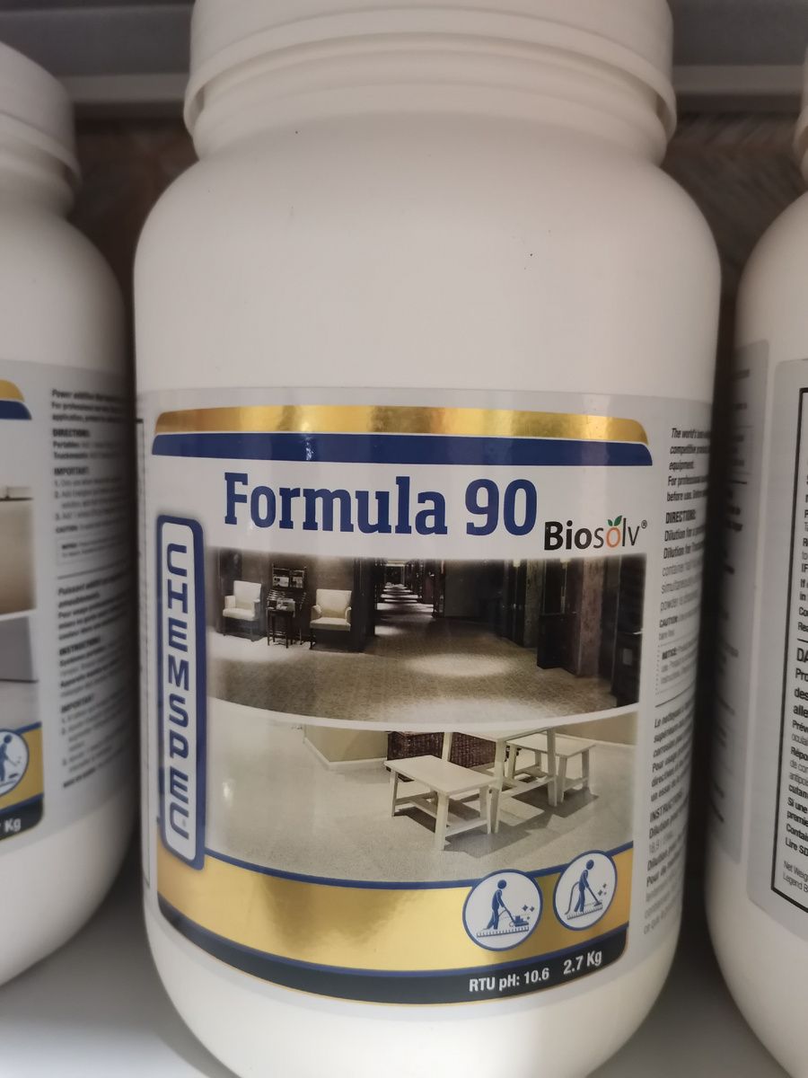 Щелочное основное моющие средство с растворителями в составе.