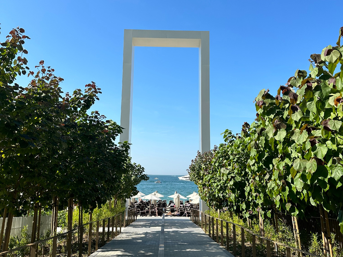 Выход на пляж комплекса La Vie, JBR 