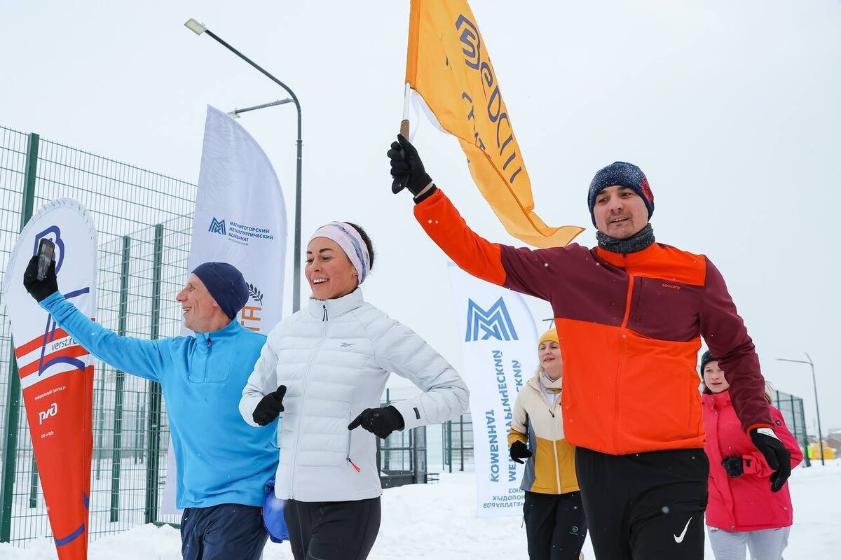 - пригласили Артёма Алискерова и Анастасию Тукмачёву (у неё, кстати, первый старт был на 5В)
