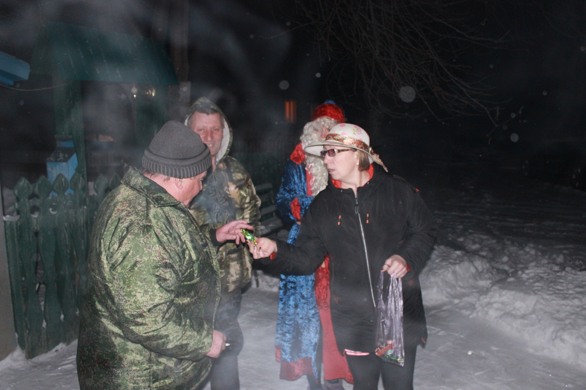 Сибирское село. 13 января. Колядуют и гадают...