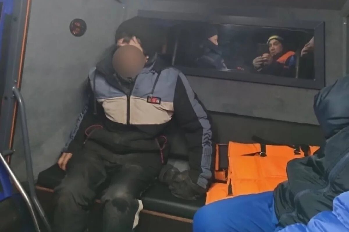    В Удмуртии вытащили мужчину с сильными болями в груди с середины реки Камы