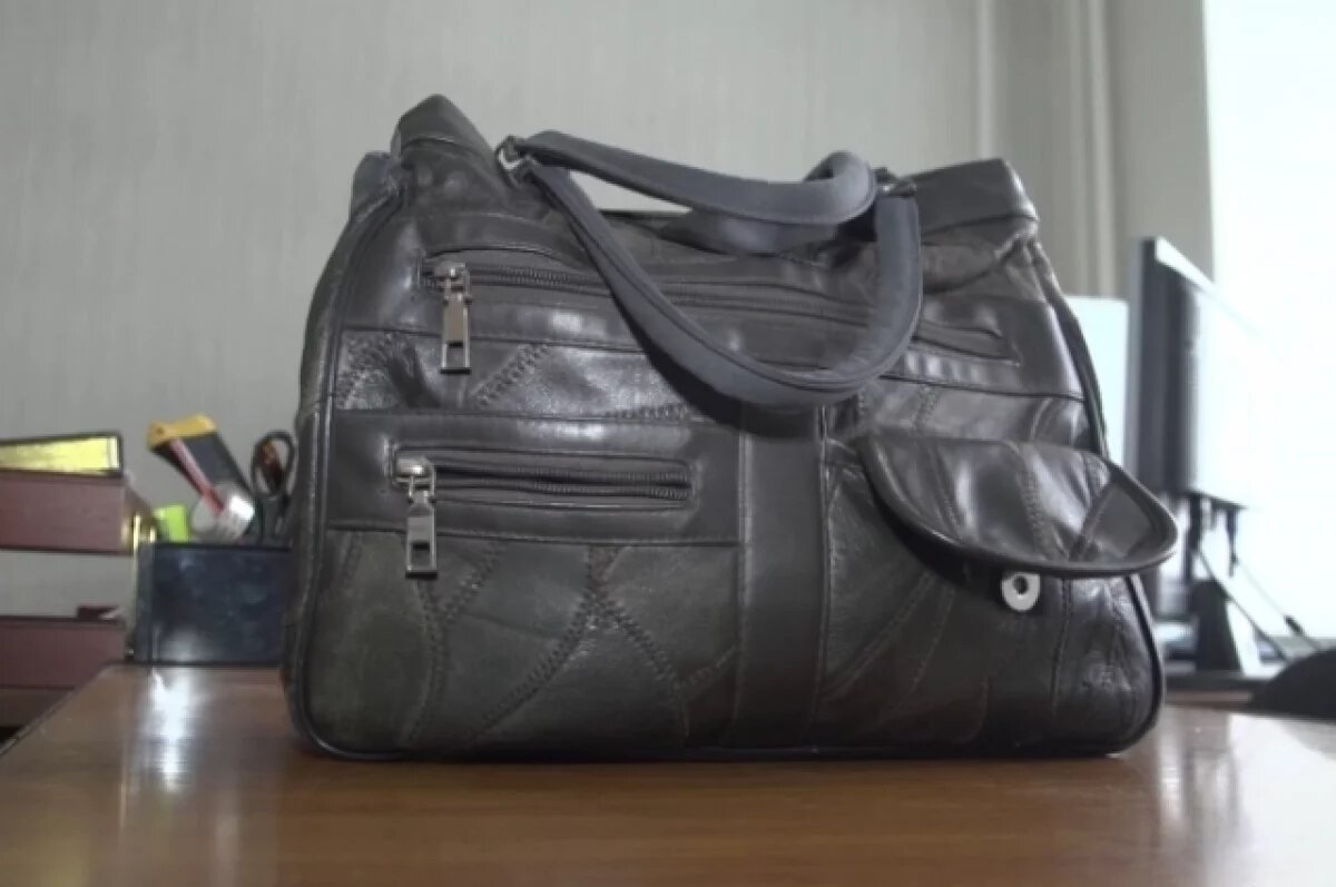    84-летнюю жительницу Барнаула ограбили прямо на улице