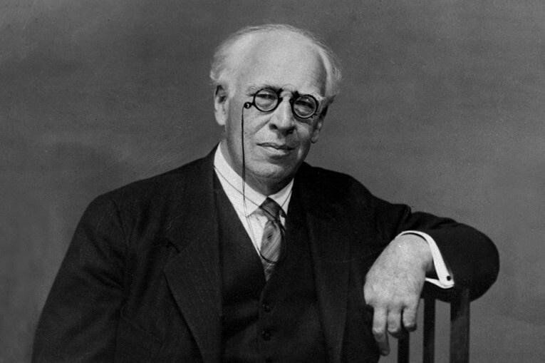 Творил до последнего: из-за необходимости соблюдать постельный режим режиссёр в последние годы проводил репетиции спектаклей по телефону