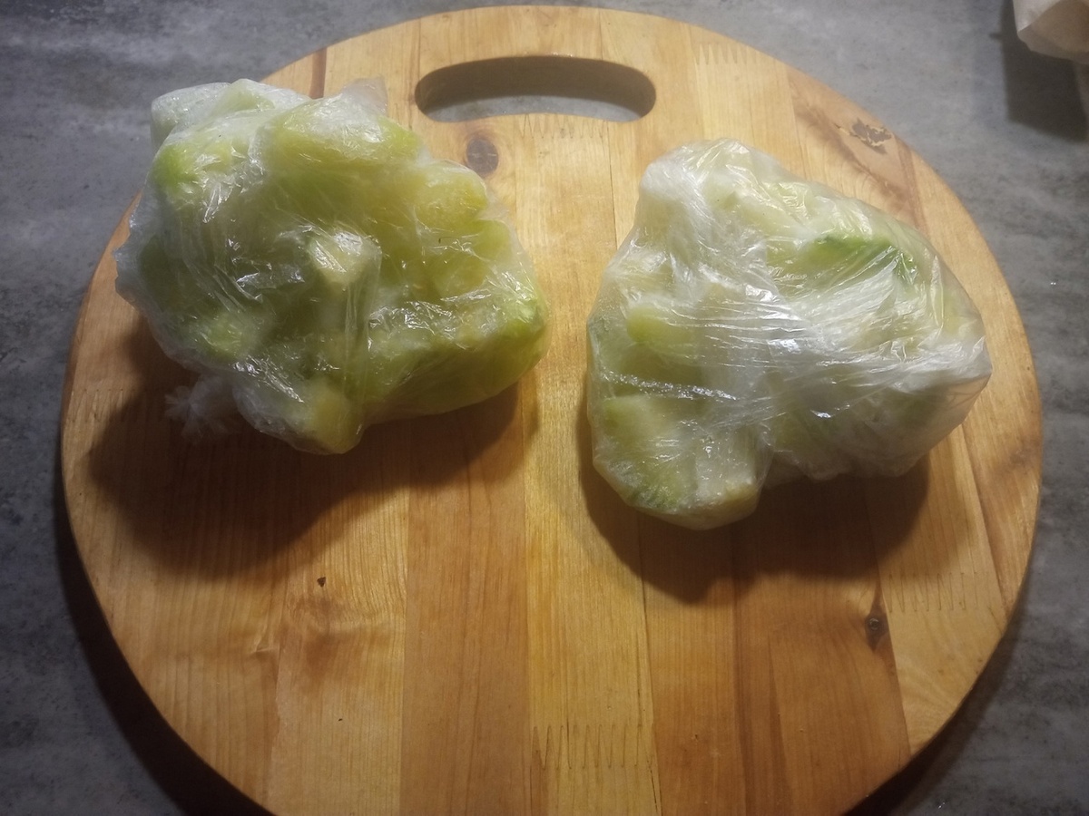 Замороженные перцы и кабачки.