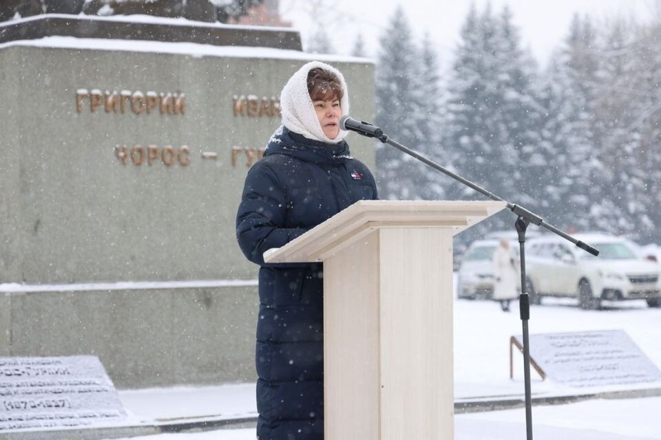    Торжественный митинг в память о художнике Григории Чорос-Гуркине. Источник: altai-republic.ru