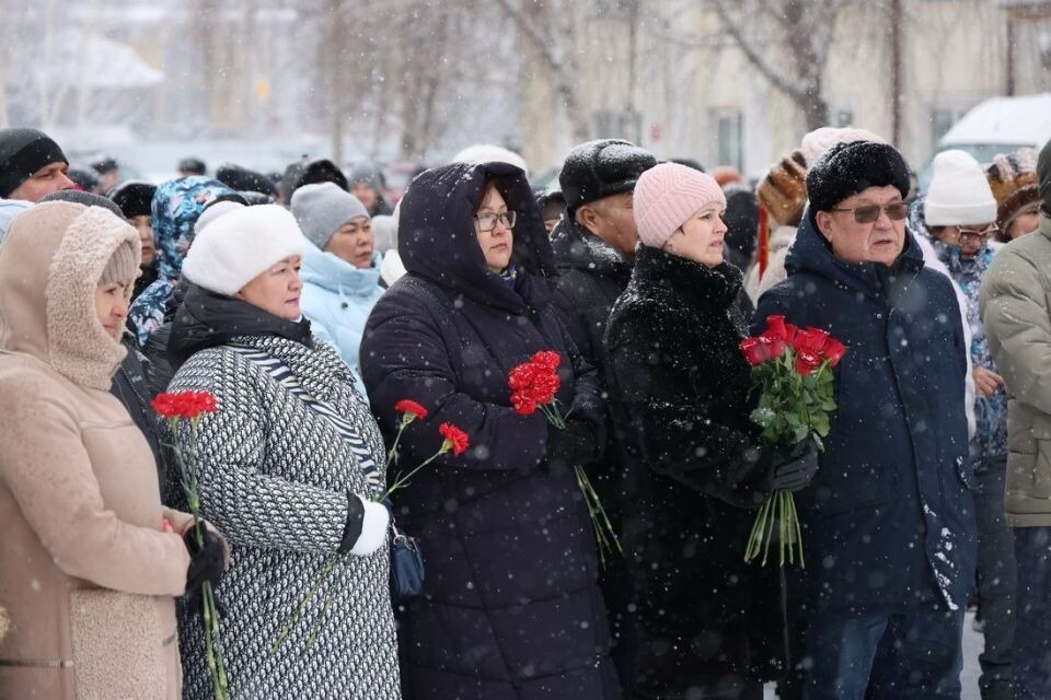    Торжественный митинг в память о художнике Григории Чорос-Гуркине. Источник: altai-republic.ru