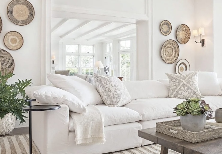 Совет профессионала: Используйте бамбуковую мебель и подушки нейтральных тонов, чтобы усилить атмосферу Японии.