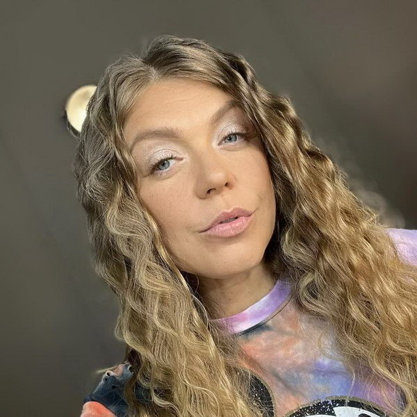     Акула вышла замуж