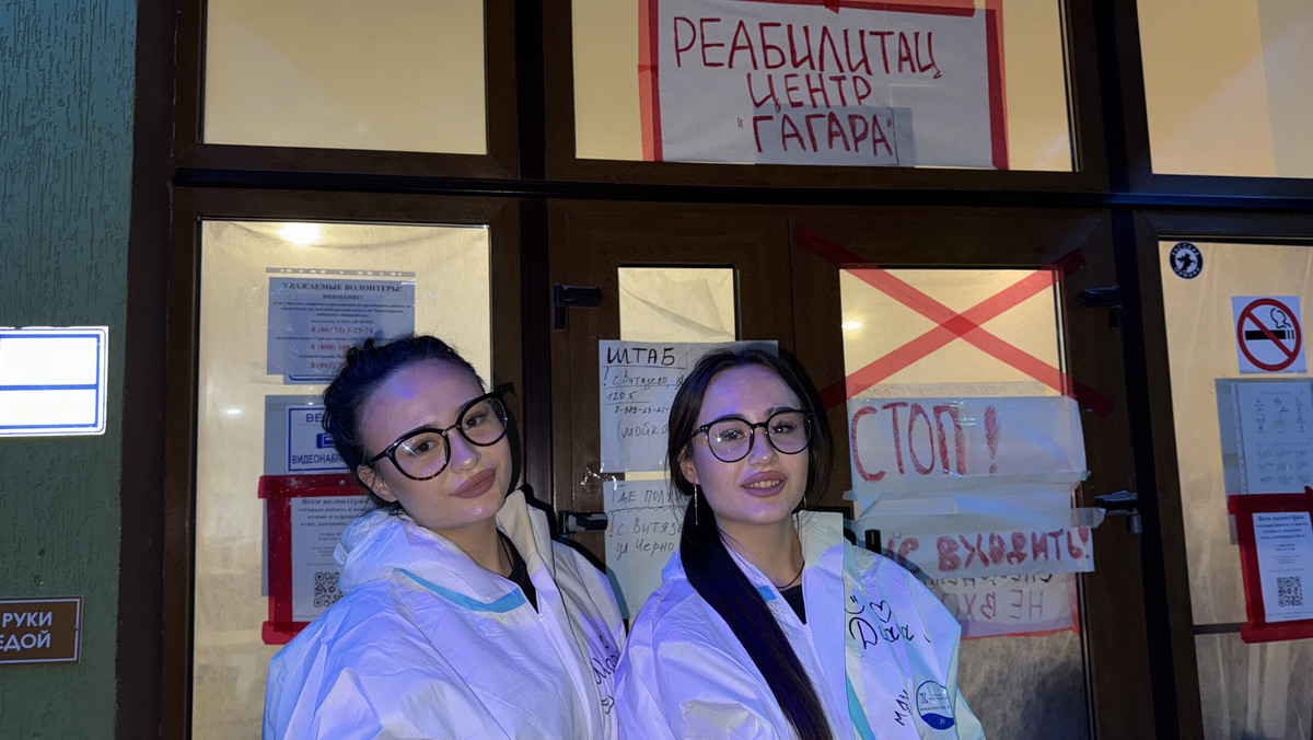    Марьяна (слева) и Диана (справа) Емзаговы – волонтёры из Воронежа. Фото из личного архива девушек