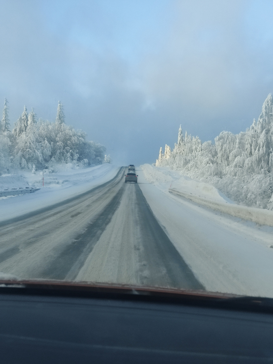 Дорога к Каменному городу уже сама по себе красивая. 