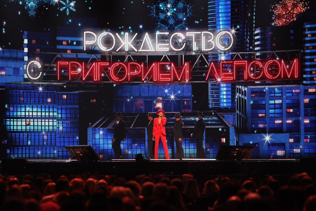 Елена Север на сцене LIVE Arena