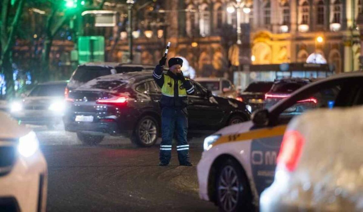     Инспектор ГИБДД. Источник: kp.ru Автор фото: Алексей Булатов