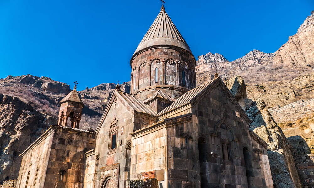 Часть, возведенная руками местных жителей