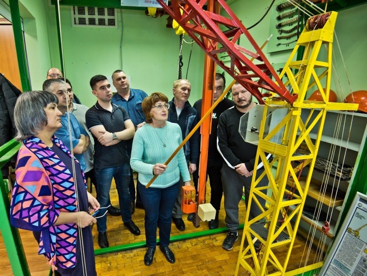 В портфеле Корпоративного университета Группы «АВТОВАЗ» насчитывается более 400 программ, при этом задействовано около 350 преподавателей. Фото Юрия Михайлина.