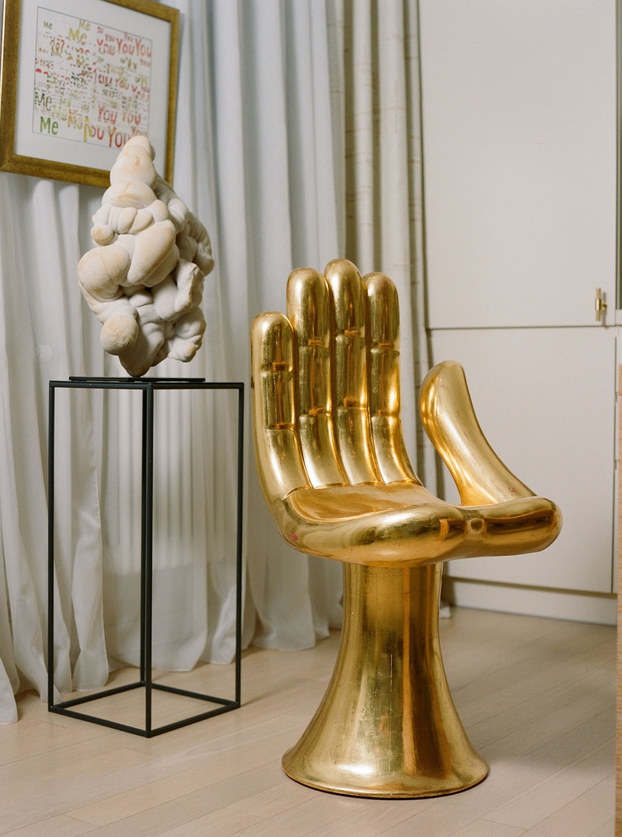    Педро Фриденберг, кресло «Рука»