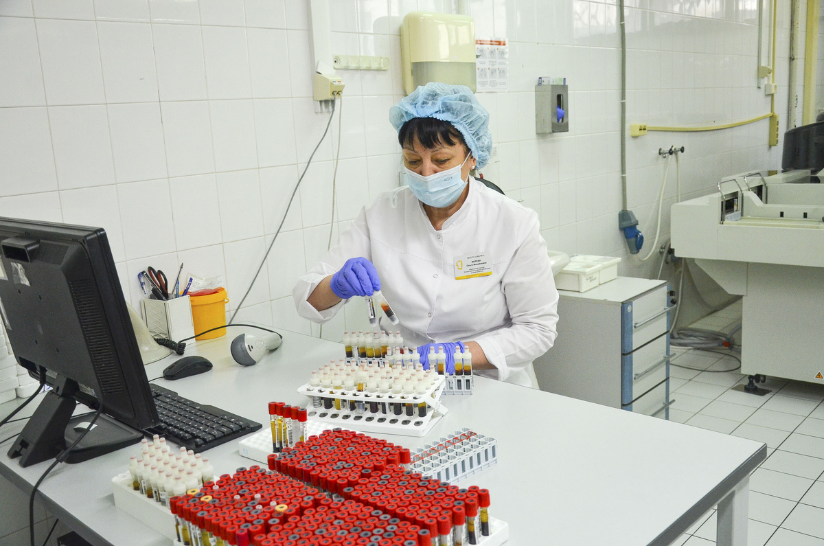 Специалист уверен, что новый вирус не страшнее обычной простуды.  Фото: ФедералПресс / Дмитрий Шевалдин