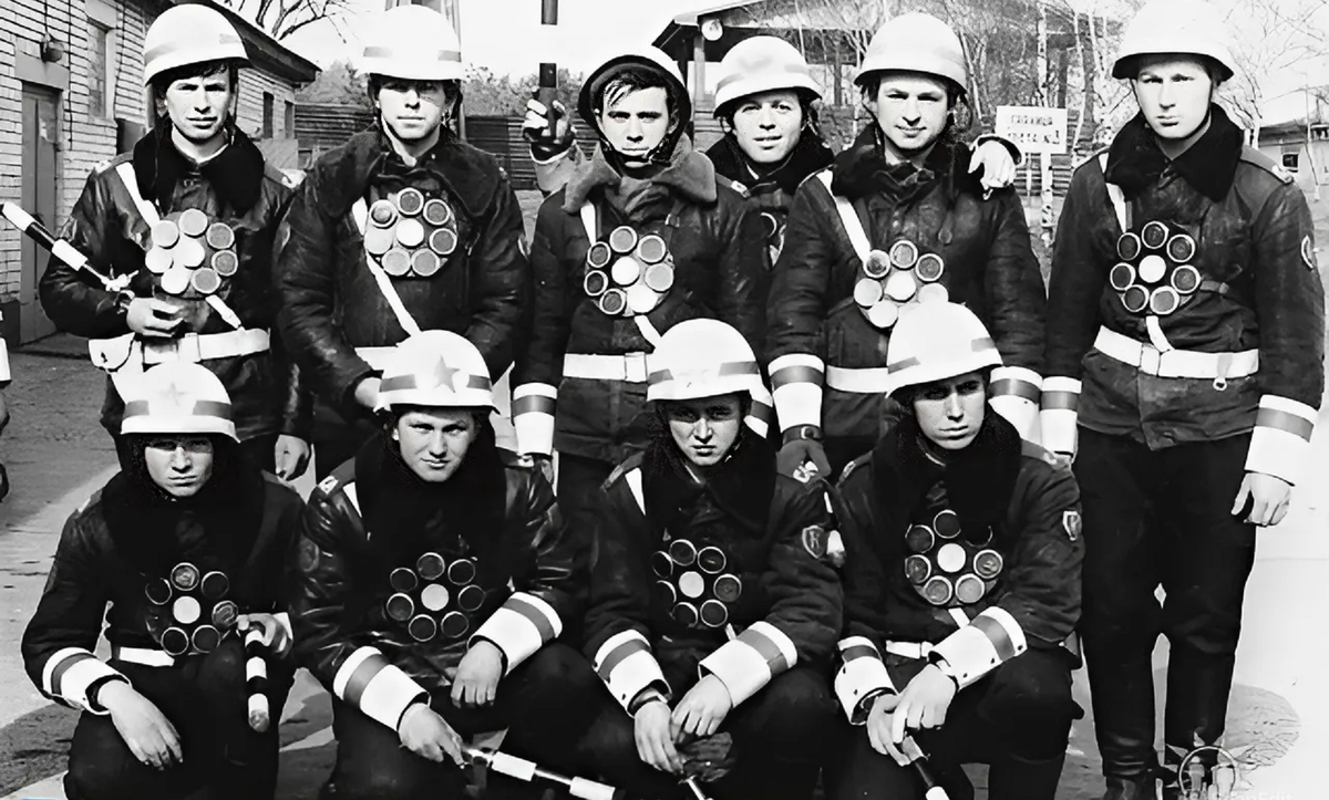 На фото. ГСВГ. Музыкальный взвод 5 гв.ОПС 2 гв.ТА  перед учениями... Фото из группы однополчан автора в ОК.