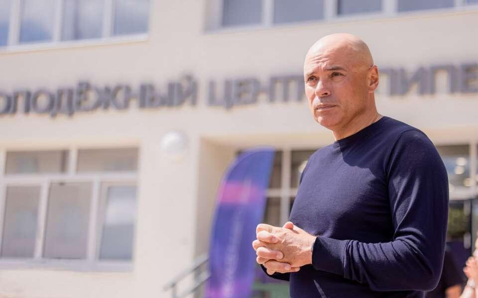    Липецкий губернатор стал лучшим в рейтинге плотности контактов с «федералами» среди глав регионов Черноземья правительства Липецкой области