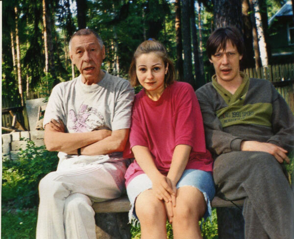 Евгения с мужем и свекром. 